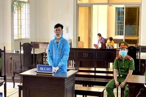 Sợ vợ ghen, thanh niên dùng súng bắn dọa 2 phụ nữ