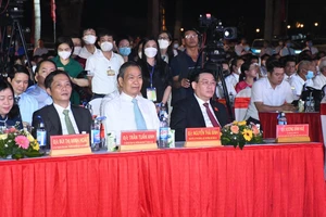 Chủ tịch Quốc hội dự lễ kỷ niệm 30 năm tái lập tỉnh Trà Vinh