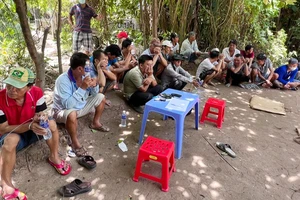 Bắt quả tang 21 người ở 1 tụ điểm đá gà