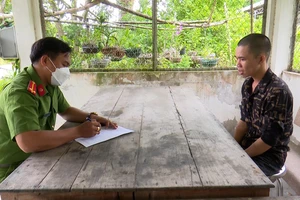 Nghiện game, nửa đêm 2 thanh niên đi rạch mùng trộm tài sản