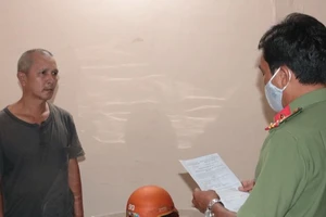 Công an Trà Vinh bắt 2 người mua bán, tàng trữ súng đạn