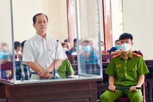 Nghị án kéo dài vụ cán bộ hải quan Đồng Tháp bị cáo buộc gây thất thu thuế tiền tỉ