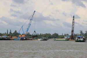 Nguồn cát ngày càng cạn kiệt, Đồng Tháp kiến nghị nghiên cứu vật liệu thay thế