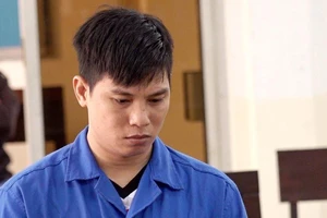 Đuổi chém mẹ, sát hại anh trai, lãnh 18 năm tù