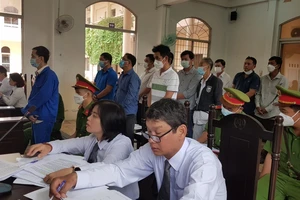 Đang xét xử 2 cán bộ thuế ở An Giang gây thất thu hơn 11 tỉ đồng