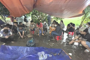 Triệt phá 2 tụ điểm cờ bạc ở Long Xuyên