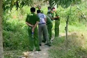 Say xỉn chửi vợ, đâm chết con trai