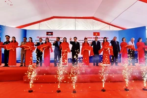 Khai trương mở mới cửa khẩu quốc tế đường bộ Vĩnh Xương 