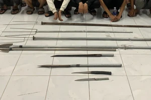 Cảnh sát hình sự ngăn kịp thời 2 nhóm mang hung khí đi hỗn chiến