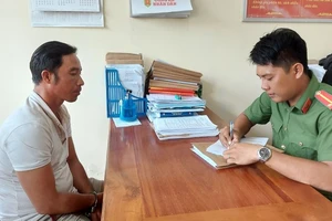 Tạm giữ người đàn ông đánh cảnh sát giao thông