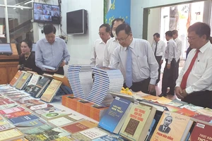  Triển lãm sách 'Cần Thơ với bản sắc văn hoá sông nước vùng ĐBSCL'