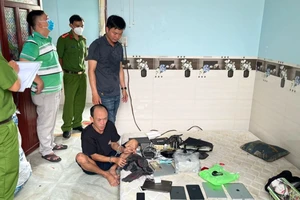 Bắt nhanh 'Huy La Hán' đột nhập cửa hàng điện thoại