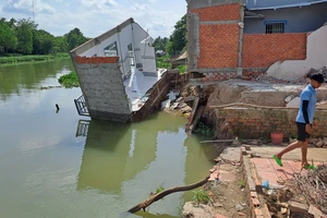 Đồng Tháp: Hơn 44 km bờ sông nằm trong khu vực sạt lở đặc biệt nguy hiểm
