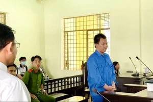 Đem 2 sổ hồng giả vay tiền cùng 1 nơi và cái kết