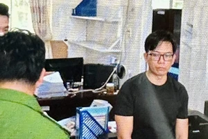 Bắt kế toán trung tâm y tế tham ô 7,7 tỉ đồng