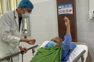 Cứu sống bệnh nhân bị nhồi máu cơ tim kèm đột quỵ nguy kịch