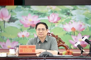 Thủ tướng họp bàn giải pháp khắc phục sạt lở cho Đồng bằng sông Cửu Long