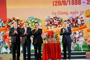 Chủ tịch nước Võ Văn Thưởng dự Lễ Kỷ niệm 135 năm Ngày sinh Chủ tịch Tôn Đức Thắng