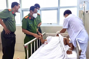 Truy bắt nhóm người chém trọng thương Trưởng công an xã ở Vĩnh Long