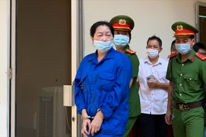 Trả hồ sơ vụ 2 cựu công an bị cáo buộc rửa tiền cho bà trùm buôn lậu Mười Tường