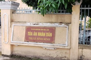 Phó chánh án TAND thị xã Bình Minh bị bắt khi đang nhận hối lộ 40 triệu đồng