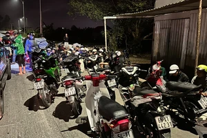 Bắt 34 người đua xe trái phép trên Quốc lộ 91B lúc rạng sáng