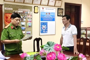 Bắt người đàn ông làm giả con dấu nhằm chiếm đoạt công ty