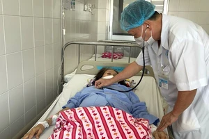 1 phụ nữ đến bệnh viện điều trị mới phát hiện bị vỡ phình động mạch gan