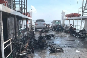  Nam thanh niên có dấu hiệu trầm cảm đổ xăng đốt phà Sa Đéc