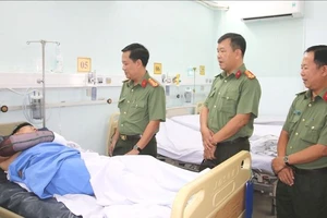 Thiếu tá công an bị thương khi làm nhiệm vụ