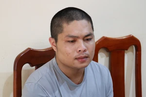 Xin quá giang không được, 2 thanh niên ra tay cướp xe