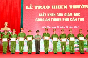 Cần Thơ: Lực lượng chữa cháy cứu nhiều xe ở cơ sở sửa chữa ô tô