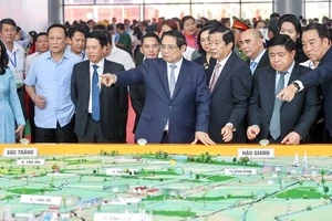 Thủ tướng dự lễ công bố quy hoạch tỉnh Vĩnh Long