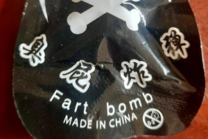 19 học sinh ở Vĩnh Long đi cấp cứu vì ngộ độc 'bom hôi'