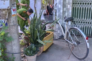 1 người tử vong dưới trụ điện, trong túi xách có dây đồng