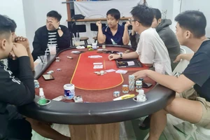 Cần Thơ: Triệt phá tụ điểm đánh bài Poker tiền tỉ
