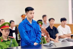 Thanh niên 19 tuổi lãnh 19 năm tù vì chém chủ nợ