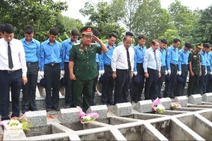 Đồng Tháp an táng 97 bộ hài cốt liệt sĩ quân tình nguyện