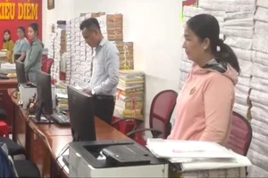 1 giám đốc văn phòng công chứng ở Cà Mau bị bắt vì chứng thực hợp đồng khống