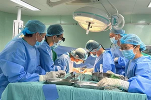 Cần Thơ: Liên tiếp phẫu thuật ghép thận thành công cho 2 ca suy thận mạn