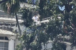 Công an TP Cần Thơ cứu kịp thời thiếu niên leo lên mái nhà tự tử