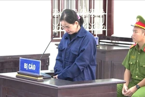 1 phụ nữ lừa đảo hơn 10 tỉ đồng để trả nợ, đóng hụi