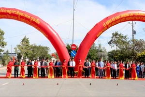 Khai trương cặp Cửa khẩu Quốc tế đường bộ/đường sông Thường Phước – Kaoh Roka