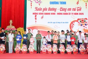 Tết yêu thương lan tỏa từ Ngày hội Xuân chiến sĩ của Công an TP Cần Thơ