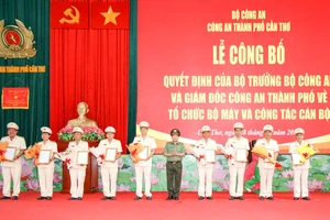 Công an TP Cần Thơ giải thể công an huyện, điều động 52 cán bộ