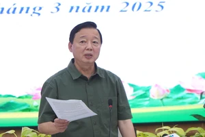 Phó Thủ tướng Trần Hồng Hà chỉ đạo gỡ vướng, đẩy nhanh tiến độ cao tốc ở ĐBSCL