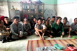 Cần Thơ: Triệt xoá tụ điểm đánh bạc, tang vật gần nửa tỉ đồng