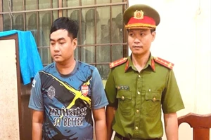 Tự xưng 'giám đốc Phòng Cảnh sát giao thông' có thể lấy được biển số xe đẹp