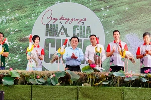 Phó Chủ tịch Quốc hội dự tiếp nhận 6 cá thể sếu đầu đỏ về vườn quốc gia Tràm Chim