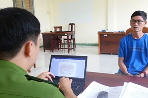 Nhân viên công ty giao hàng dựng hiện trường giả để chiếm đoạt 150 triệu đồng